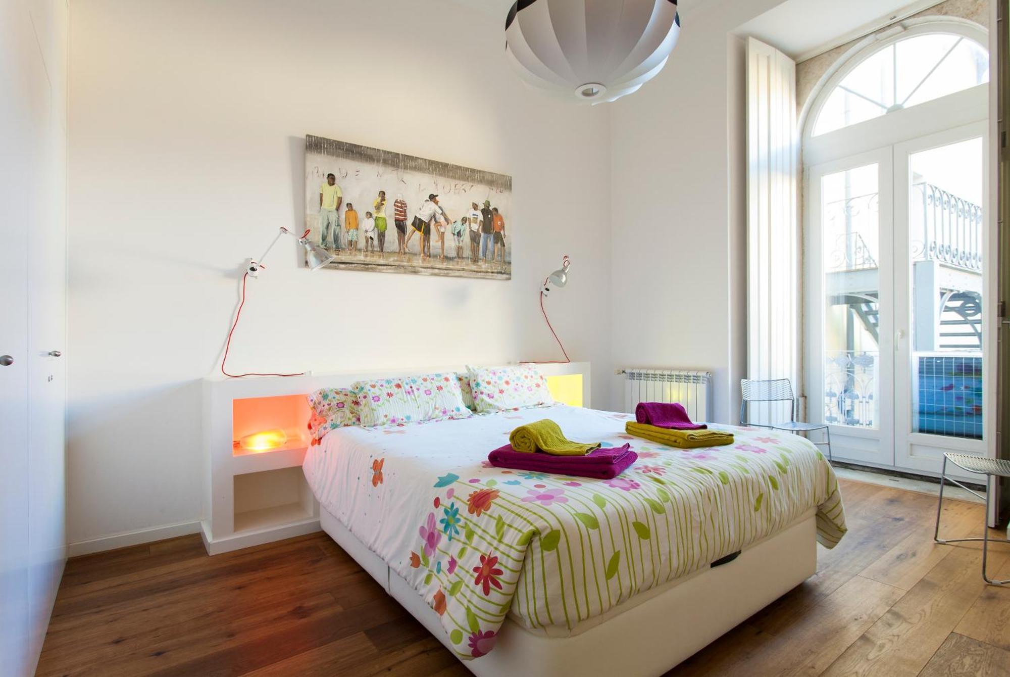 Joivy Stunning Design In Chiado Apartment