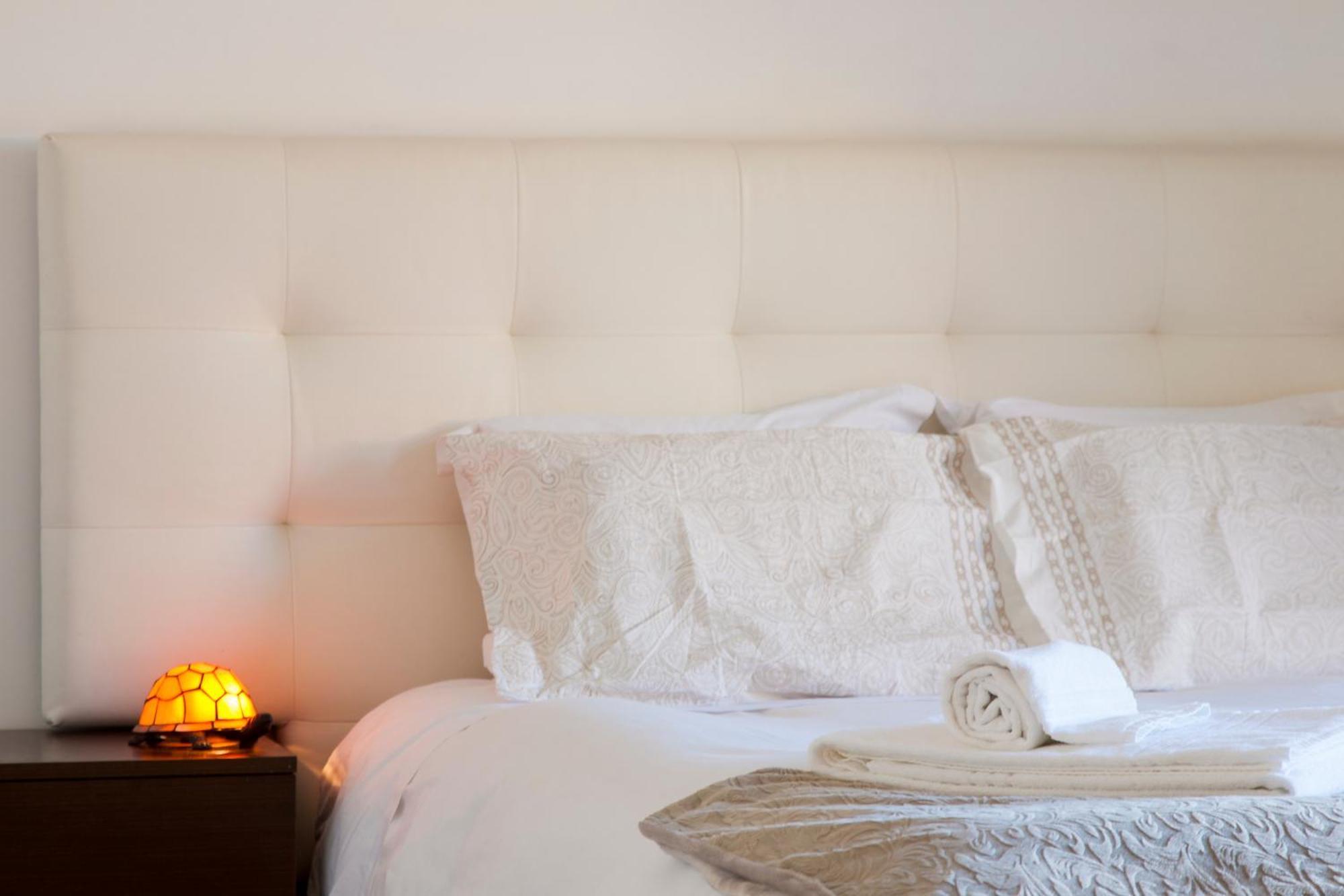 Joivy Stunning Design In Chiado Apartment *