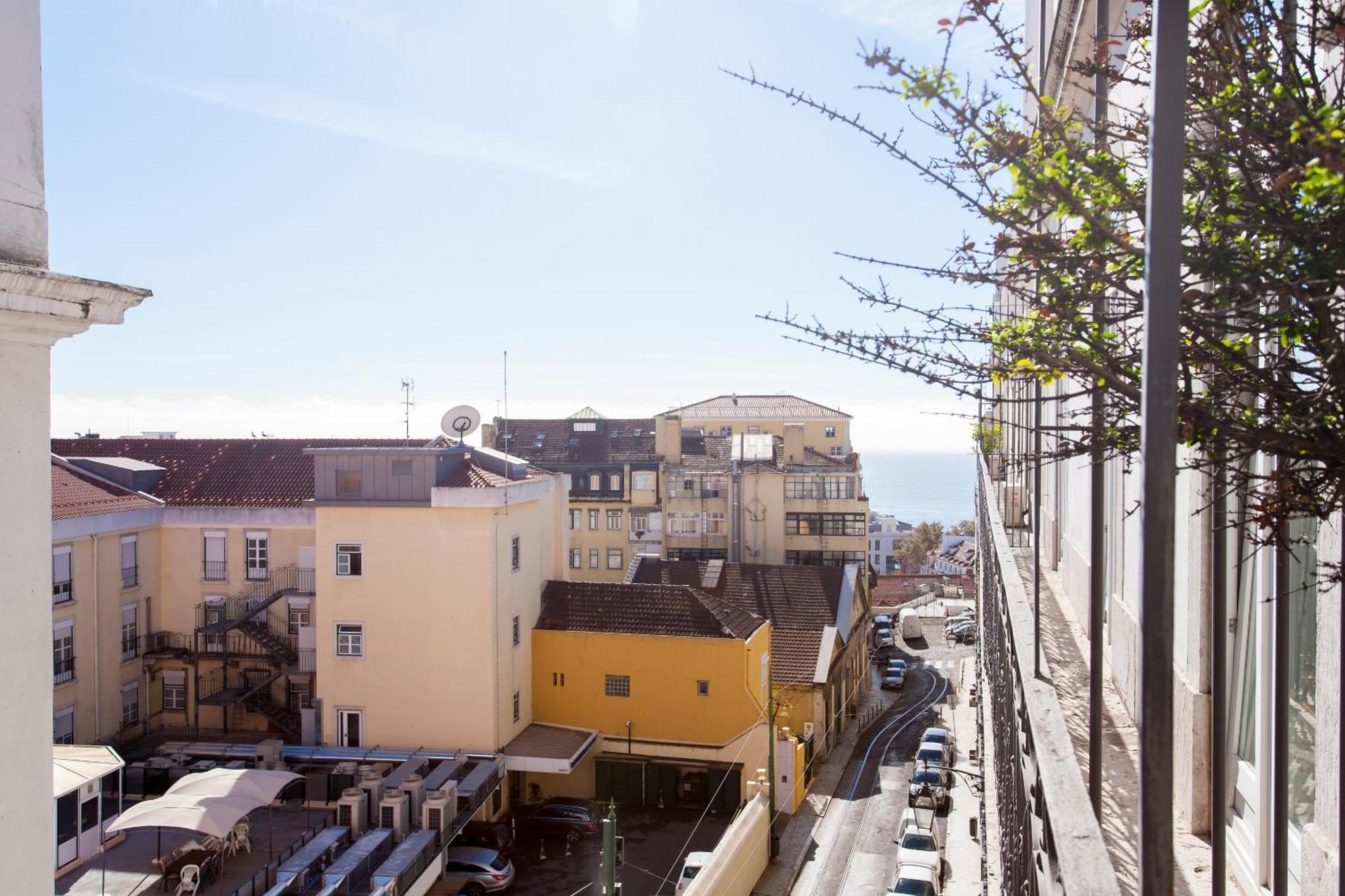 Joivy Stunning Design In Chiado * Lisbon