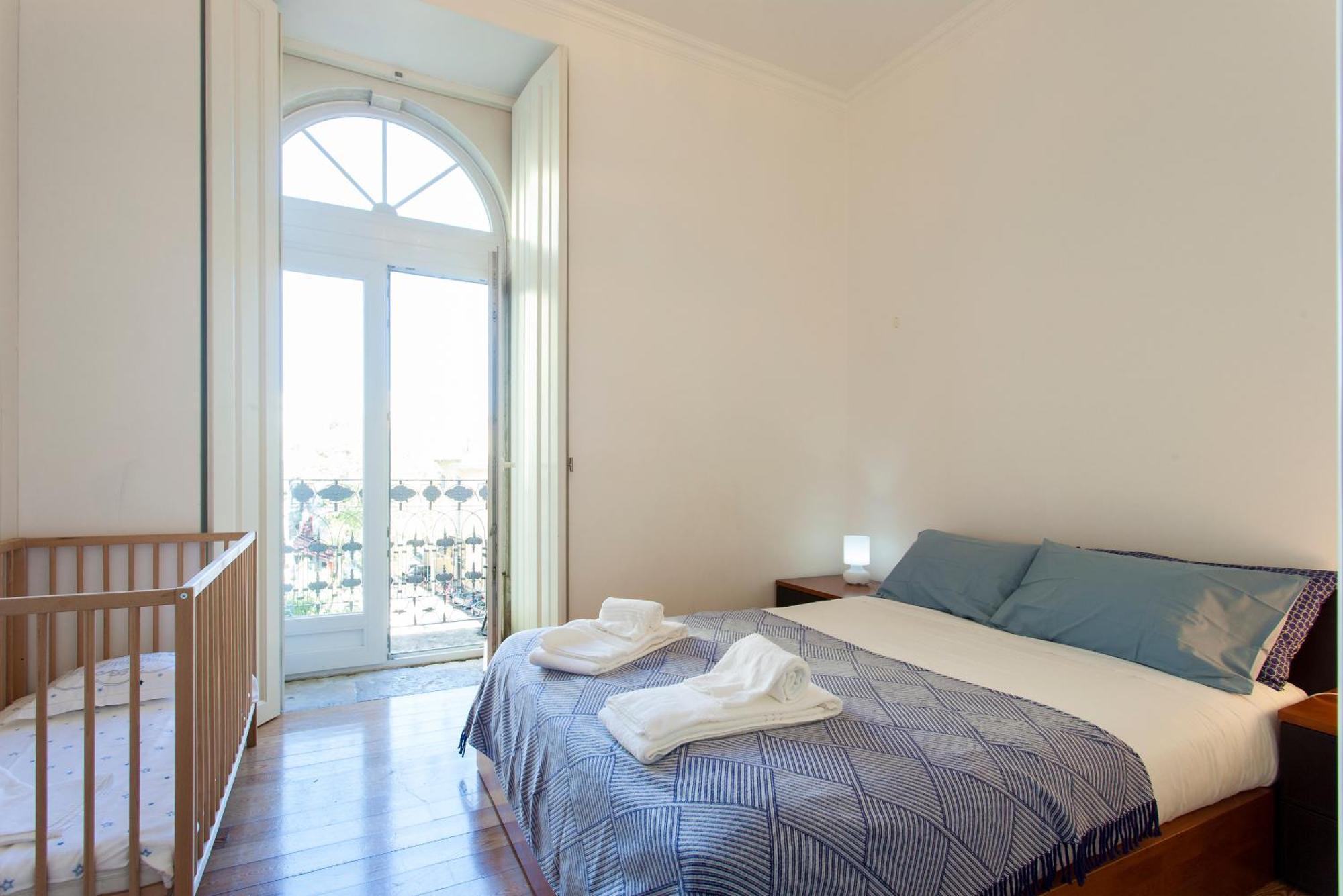 Joivy Stunning Design In Chiado Lisbon